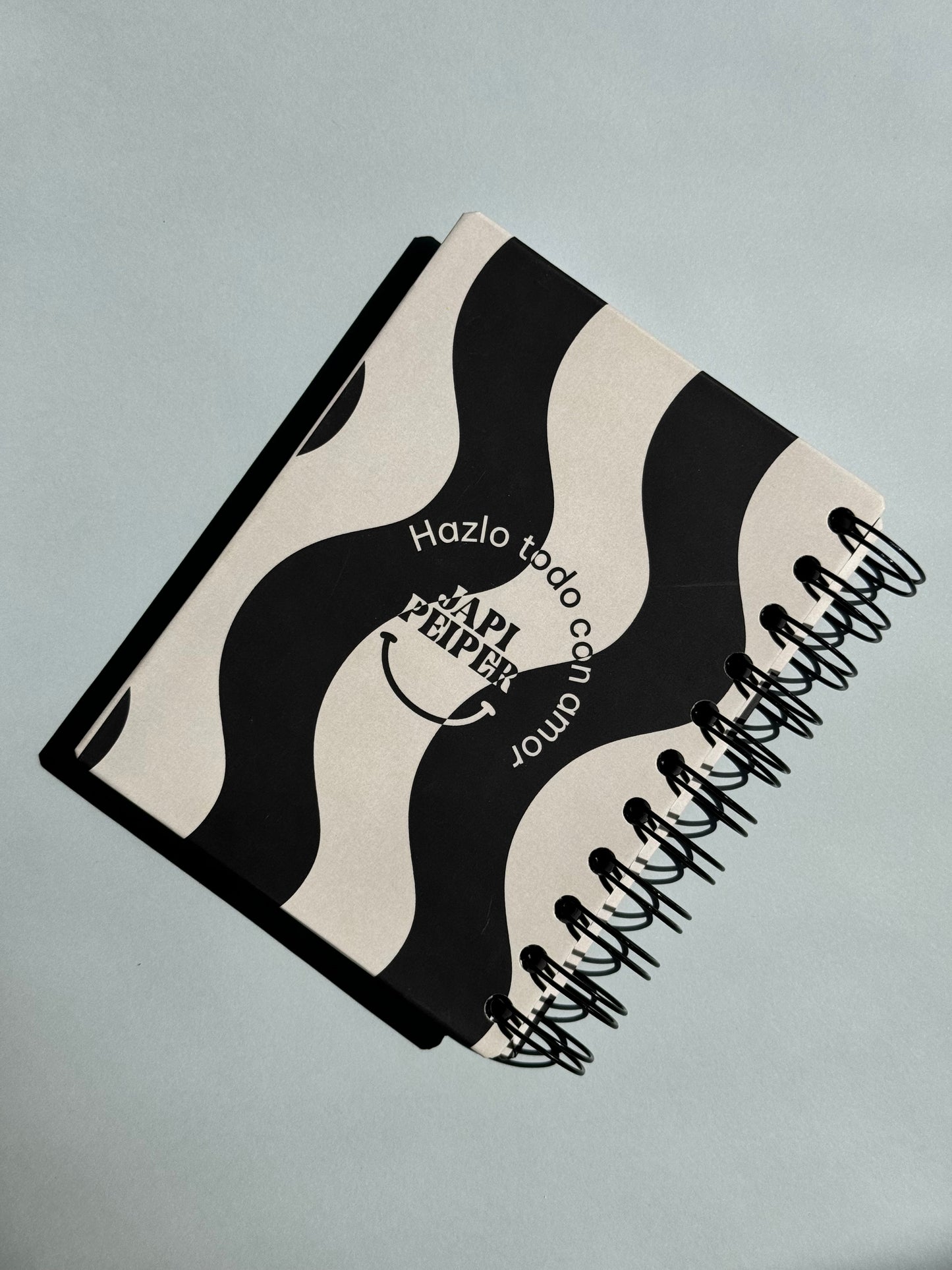 Libreta mini beige y negro.